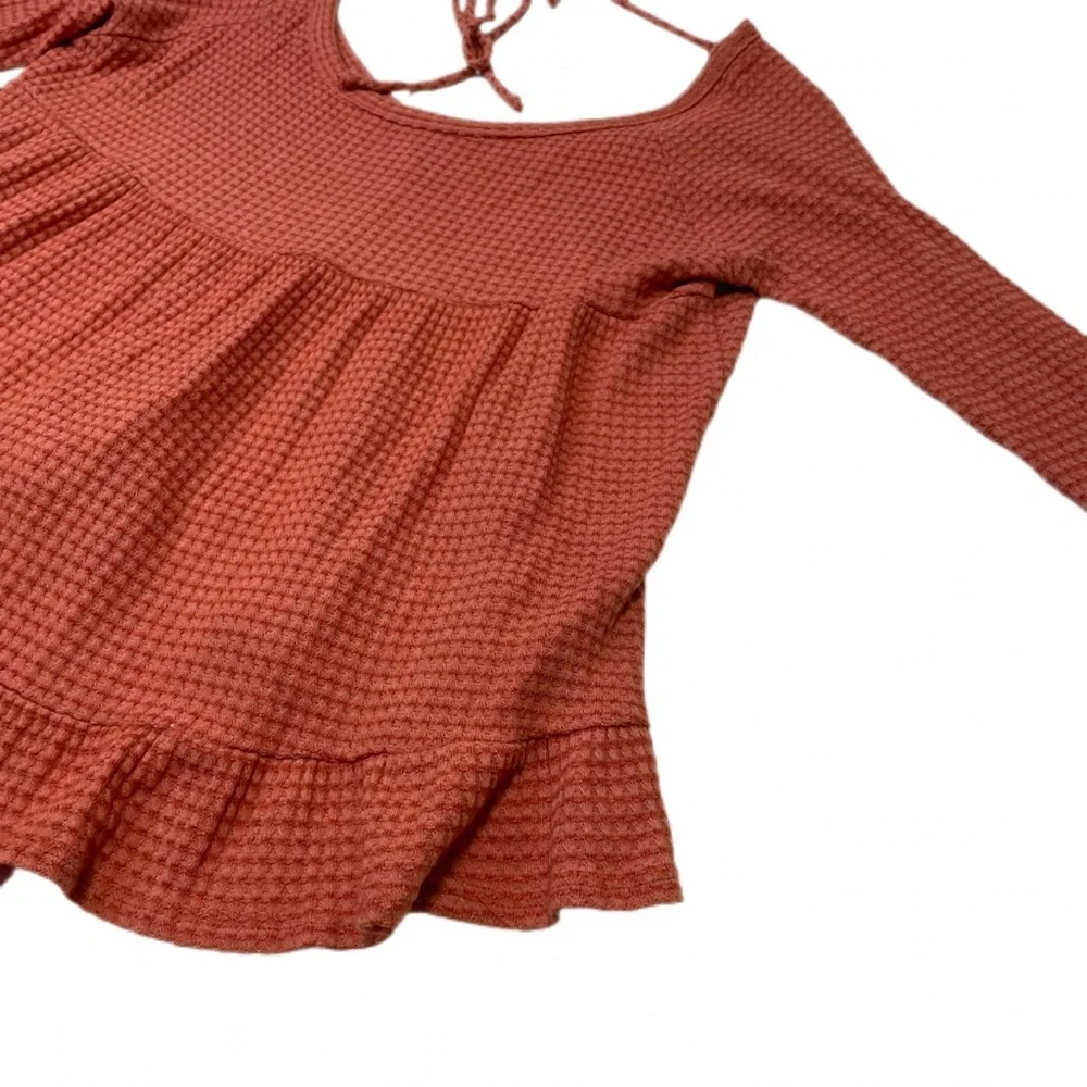 Peach Love California Thermal Waffle Knit Peplum Ruffle Tie-Back Top Women's S - Picture 5 of 6